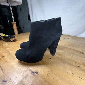 Michael Kors Black ankle boots Black Suede Platform Booties women’s size 8
